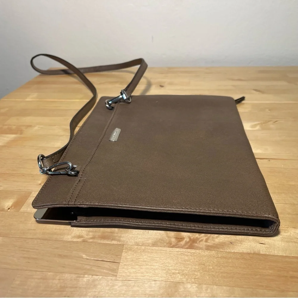B. Makowsky makowsky leather